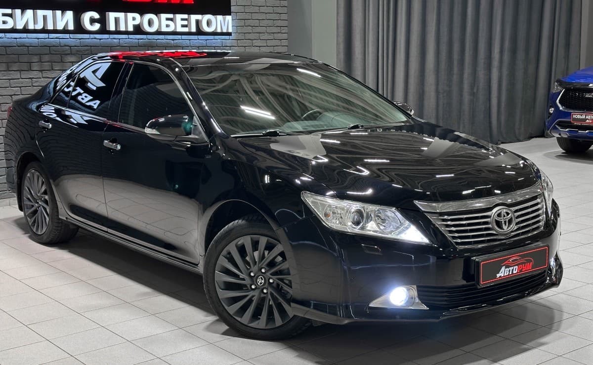 Toyota Camry - 5